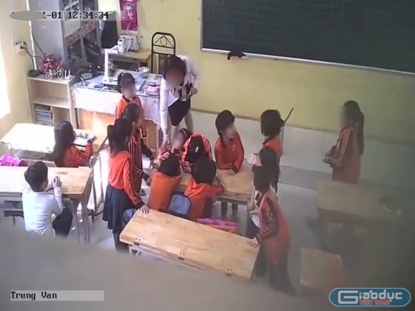 Phụ huynh làm đơn nói cô giáo ở Thủ đô đánh, giật tóc, xé vở, đạp vào bụng trẻ-1