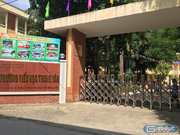 Phụ huynh làm đơn nói cô giáo ở Thủ đô đánh, giật tóc, xé vở, đạp vào bụng trẻ-2