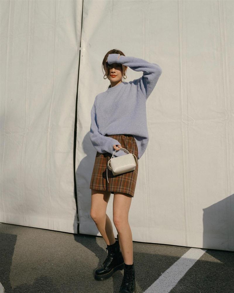 Trời Đông nắng tưng bừng, chân váy ngắn là ngôi sao” bạn không thể bỏ lỡ và 4 cách diện hack tuổi hack dáng đỉnh cao-7