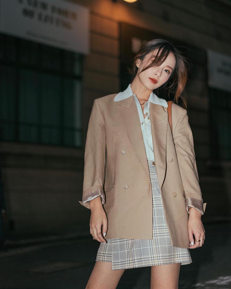 Trời Đông nắng tưng bừng, chân váy ngắn là ngôi sao” bạn không thể bỏ lỡ và 4 cách diện hack tuổi hack dáng đỉnh cao-9