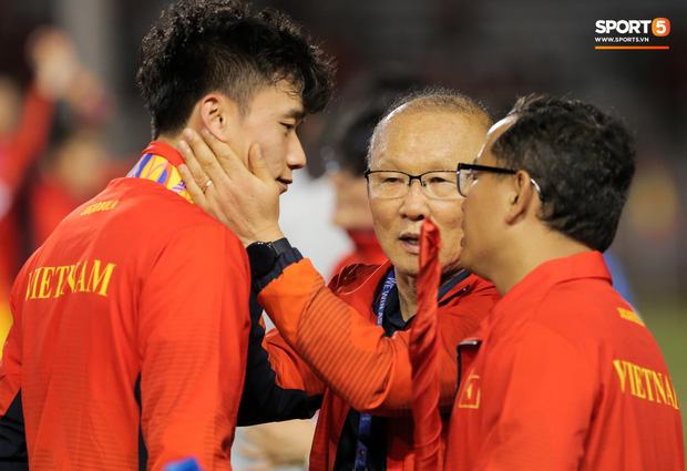 Trợ lý ngôn ngữ của HLV Park Hang-seo bất ngờ xin nghỉ, U23 Việt Nam mất người truyền lửa ngay trước thềm VCK U23 châu Á-1