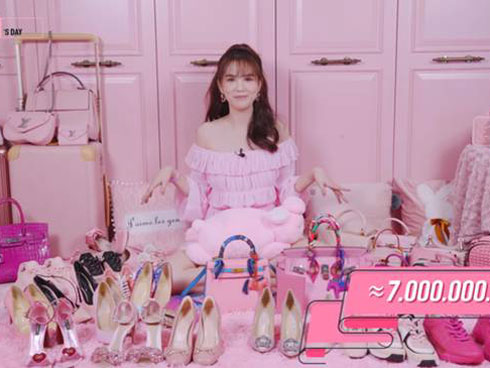 Ngọc Trinh khoe body mướt mắt với bikini nhỏ xíu, cưỡi lạc đà cùng trai đẹp 6 múi trên bãi biển Dubai-4