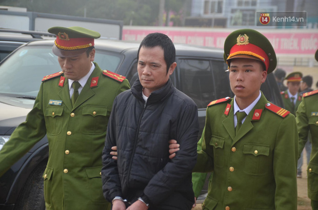 Xét xử vụ nữ sinh giao gà bị sát hại: Bùi Thị Kim Thu run lẩy bẩy đứng trước vành móng ngựa, liên tục kêu oan-29