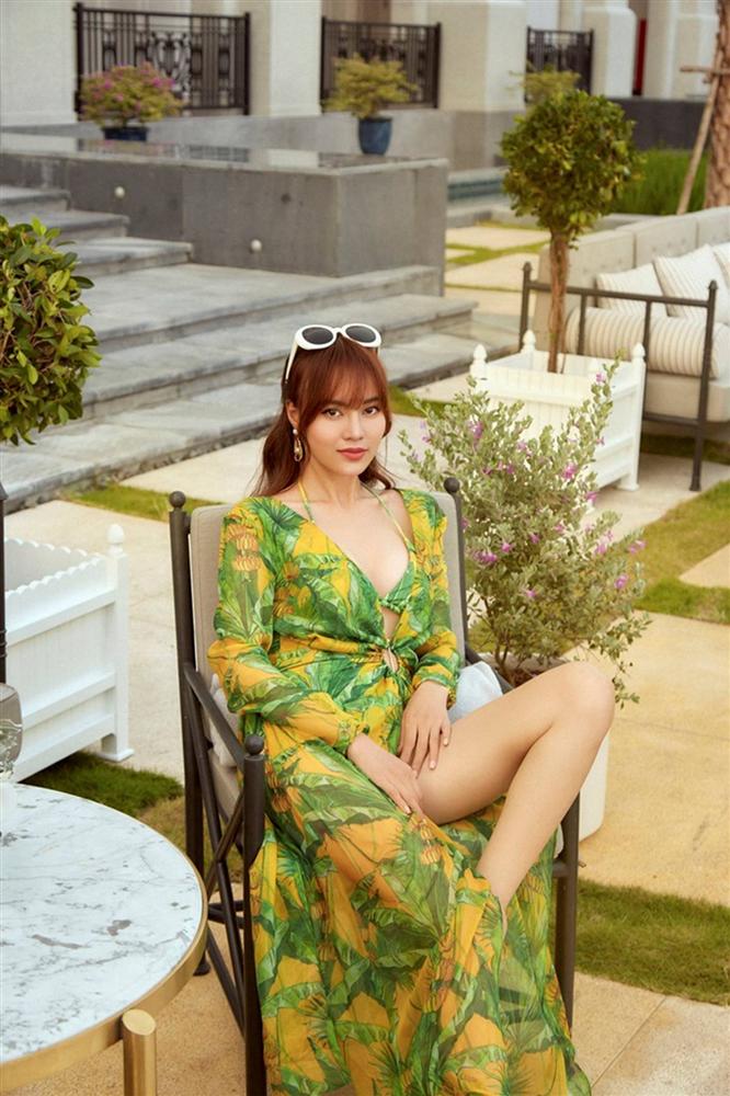 Lan Ngọc, Thùy Anh diện áo tắm-6