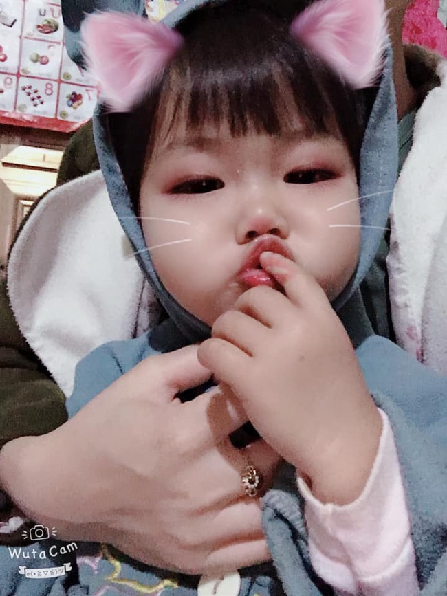 Trời lạnh mà sáng nào cũng bị bố mẹ gọi dậy đi học, cô bé mầm non có hành động phản kháng quyết liệt khiến dân tình cười nắc nẻ-4