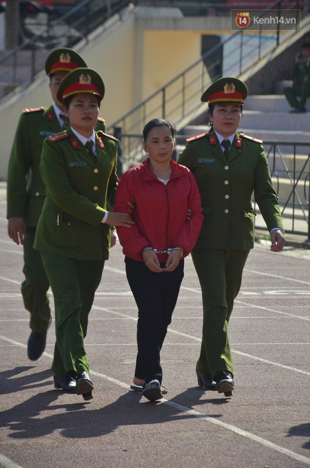 Bùi Văn Công nói không động đến sợi lông chân của Duyên, đồng bọn Phạm Văn Nhiệm lại khẳng định Công chính là người hiếp dâm nạn nhân đầu tiên-8