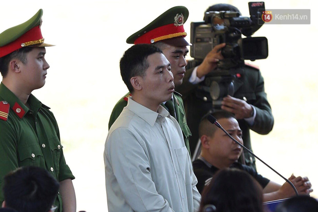 Bùi Văn Công nói không động đến sợi lông chân của Duyên, đồng bọn Phạm Văn Nhiệm lại khẳng định Công chính là người hiếp dâm nạn nhân đầu tiên-6