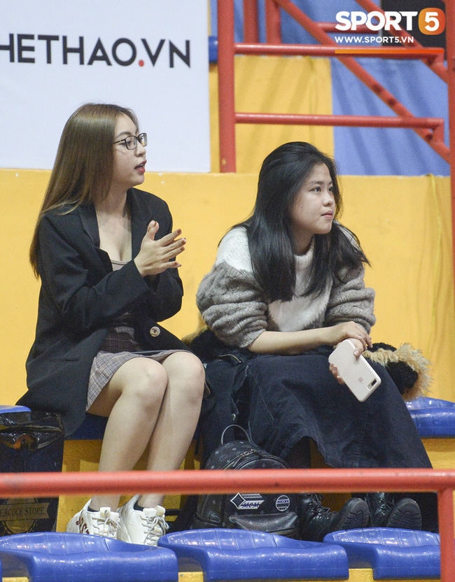 Nhật Lê người yêu cũ của Quang Hải U23 bị đồn có bạn trai mới khi lộ ảnh tình tứ với một cầu thủ bóng rổ!?-2