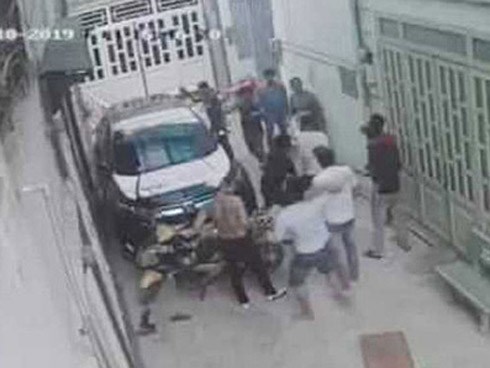 Mâu thuẫn sau tin nhắn