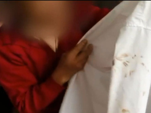 Bé gái 3 tuổi bị bỏ đói đến nỗi phải ăn bột giặt rồi qua đời trong lúc mẹ đi tiệc tùng 1 tuần, hiện trường vụ án gây phẫn nộ-7