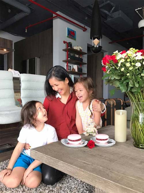 Từng tuyên bố không cho các con tiếp xúc với công nghệ nhưng vì lý do này mà Hồng Nhung phải chịu thua đi mua iPad cho con-1