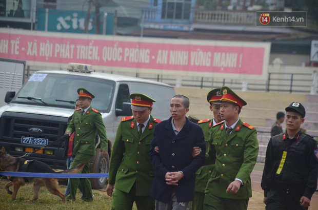 VKS đề nghị 6 án tử hình cho nhóm đối tượng sát hại nữ sinh giao gà, người dân theo dõi phiên tòa đồng loạt vỗ tay-20