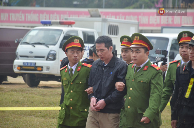 VKS đề nghị 6 án tử hình cho nhóm đối tượng sát hại nữ sinh giao gà, người dân theo dõi phiên tòa đồng loạt vỗ tay-22