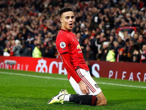 Lãnh 2 cái tát trời giáng từ Arsenal, Man United để mất cơ hội vàng trong vòng đấu lạ lùng-5