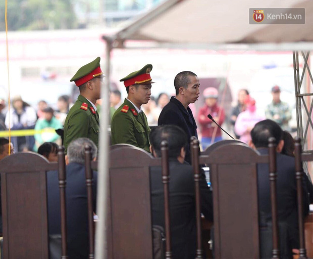 VKS đề nghị 6 án tử hình cho nhóm đối tượng sát hại nữ sinh giao gà, người dân theo dõi phiên tòa đồng loạt vỗ tay-3