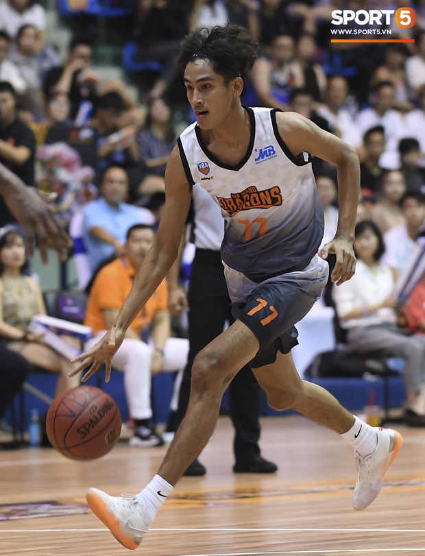 Bạn trai tin đồn của Nhật Lê: Sống mũi như tài tử, cao 1m94, body 6 múi săn chắc-7