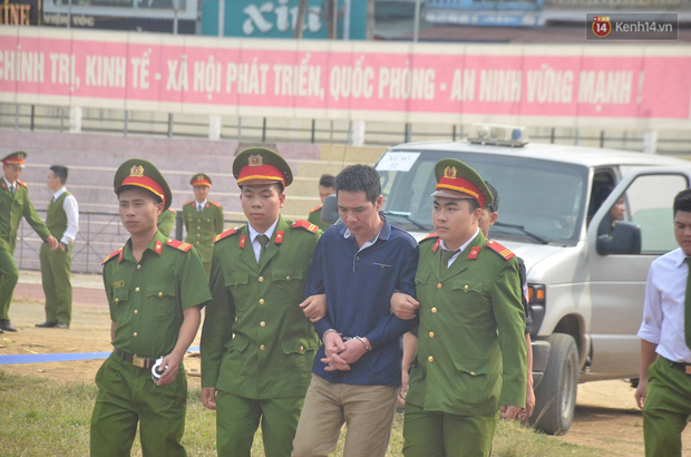 Bị các đồng bọn khẳng định tham gia tích cực nhất trong quá trình sát hại Duyên, Bùi Văn Công vẫn một mực kêu oan-8