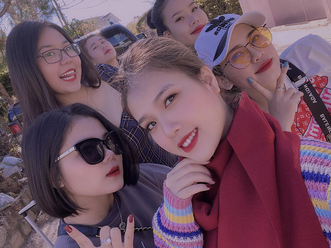 Quang Hải du lịch kín cùng bạn gái tin đồn Huyền My, fan lại vô tư đăng ảnh selfie cùng thần tượng để lộ tất cả?-3