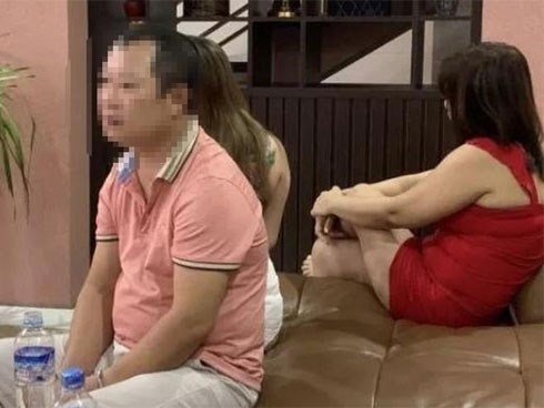 Chuyện tày trời ông chủ thầu giấu kín, bị vợ phát hiện chiều cuối năm