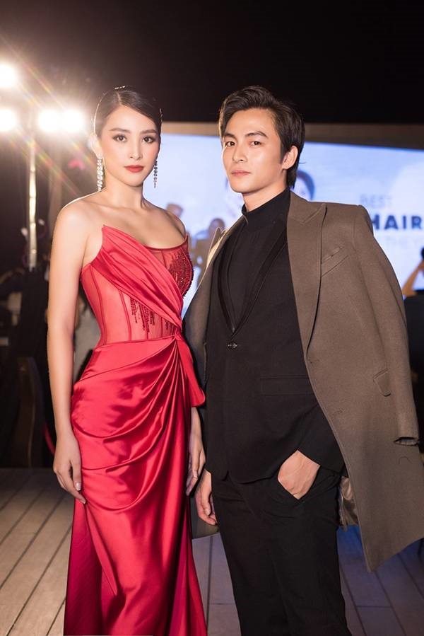 Hoa hậu Tiểu Vy diện đầm cúp ngực đỏ rực, nhận giải gương mặt đẹp nhất-7