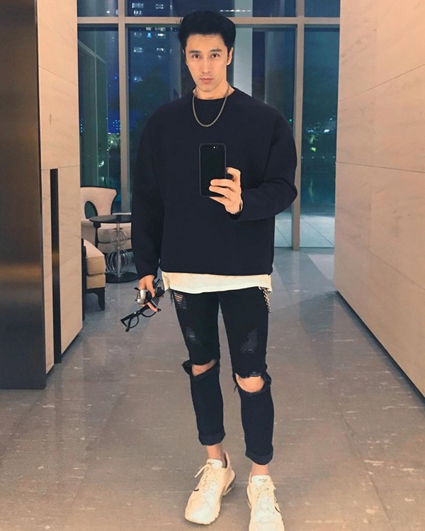 Mẫu nam Đài Loan 52 tuổi sở hữu gương mặt mỹ nam kèm ngoại hình chuẩn 6 múi khiến chị em ngẩn ngơ-1