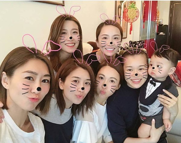 Hội bạn thân quyền lực nhất Hong Kong: Toàn mỹ nhân xinh đẹp, nóng bỏng và giàu có-16