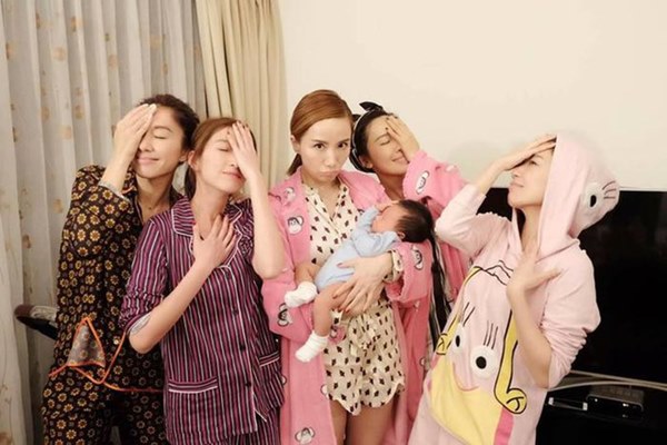 Hội bạn thân quyền lực nhất Hong Kong: Toàn mỹ nhân xinh đẹp, nóng bỏng và giàu có-17