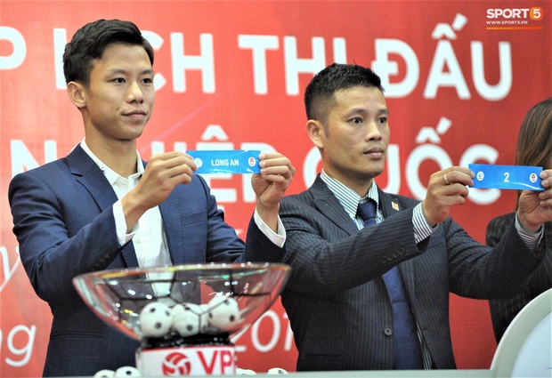 Vợ Quế Ngọc Hải hoảng hốt đòi trả lại chồng cho tôi khi thấy chồng trên sóng truyền hình-3