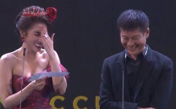 Ngôi Sao Xanh 2019: Nhầm từ nhạy cảm trên sóng trực tiếp, Hoa hậu Du lịch hô Chết rồi-4