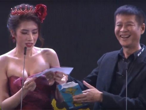 Ngôi Sao Xanh 2019: Nhầm từ nhạy cảm trên sóng trực tiếp, Hoa hậu Du lịch hô