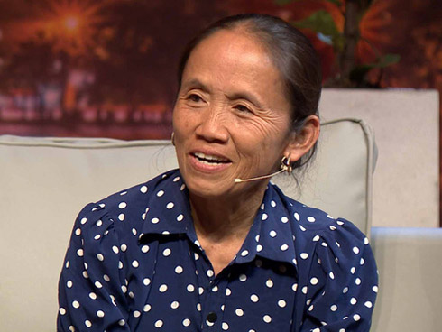 Bà Tân Vlog bật khóc: Tới tận tháng 5 năm nay, tôi vẫn phải đi phụ hồ, chồng nghiện rượu rồi mất, khổ cực lắm-5