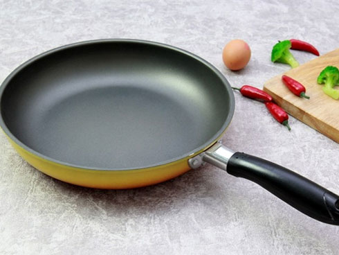 Sữa tươi - chân ái giúp phục hồi độ chống dính cho chảo như lúc mới mua về-7