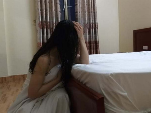 Hành động kì quái lúc nửa đêm của cô bạn thân khiến tôi choàng tỉnh dậy trong hoảng hốt-2