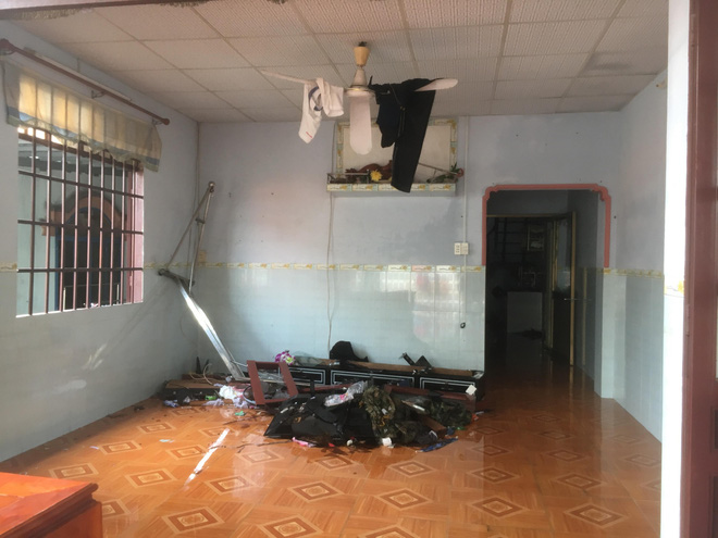 Huy động nhiều Cảnh sát, xe chữa cháy đến khống chế thanh niên nghi ngáo đá cố thủ đòi đốt nhà-3