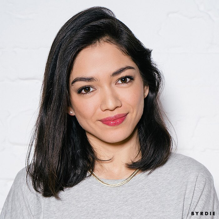 Trên máy bay suốt 64 tiếng, nàng BTV tìm ra 8 sản phẩm giúp mặt cô rạng rỡ không một chút mệt mỏi-1