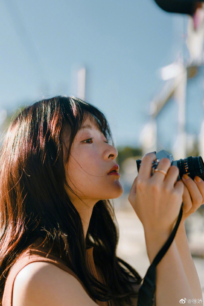 Vẻ ngoài lột xác, xinh đẹp lộng lẫy của con trai Châu Tinh Trì nổi danh một thời-12