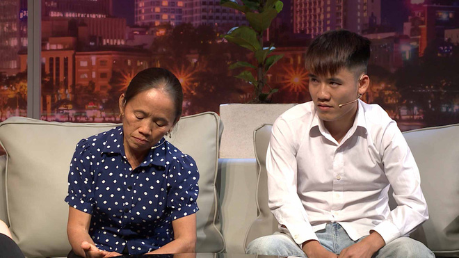 Bà Tân Vlog bật khóc: Tới tận tháng 5 năm nay, tôi vẫn phải đi phụ hồ, chồng nghiện rượu rồi mất, khổ cực lắm-1