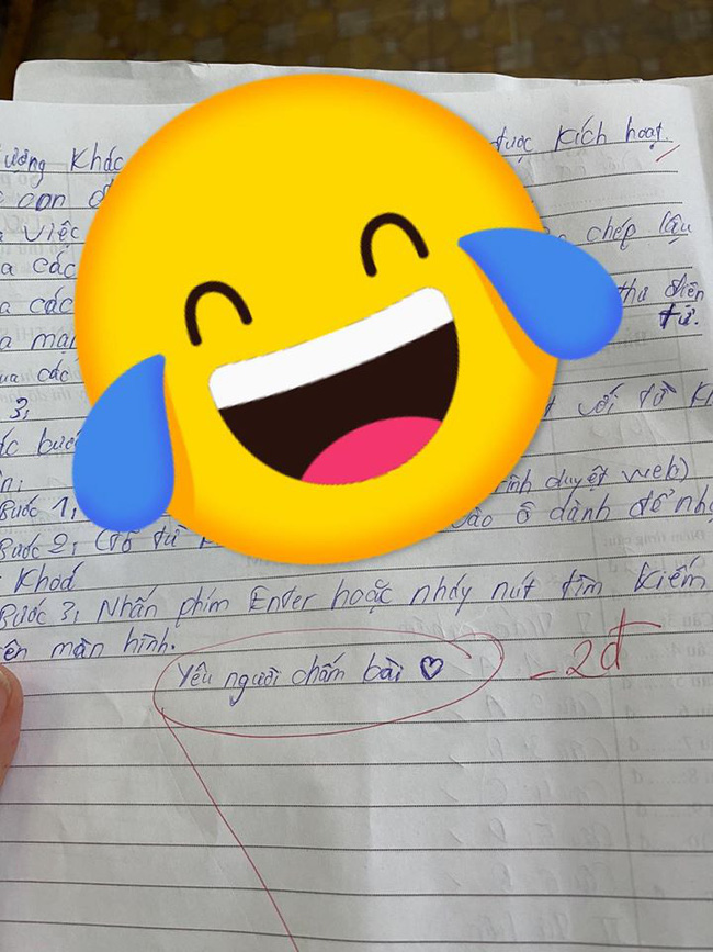 Cứ tưởng nịnh giáo viên sẽ được điểm cao, nữ sinh cả gan thả thính ngọt lịm trong bài kiểm tra và cái kết hài hước-1