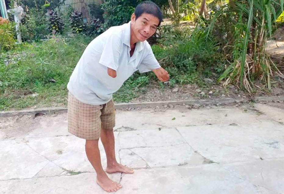 Xuất hiện clip con dâu bị bố chồng hành hung, mẹ đẻ cũng bị ông sui đánh đến đau thấu xương-2