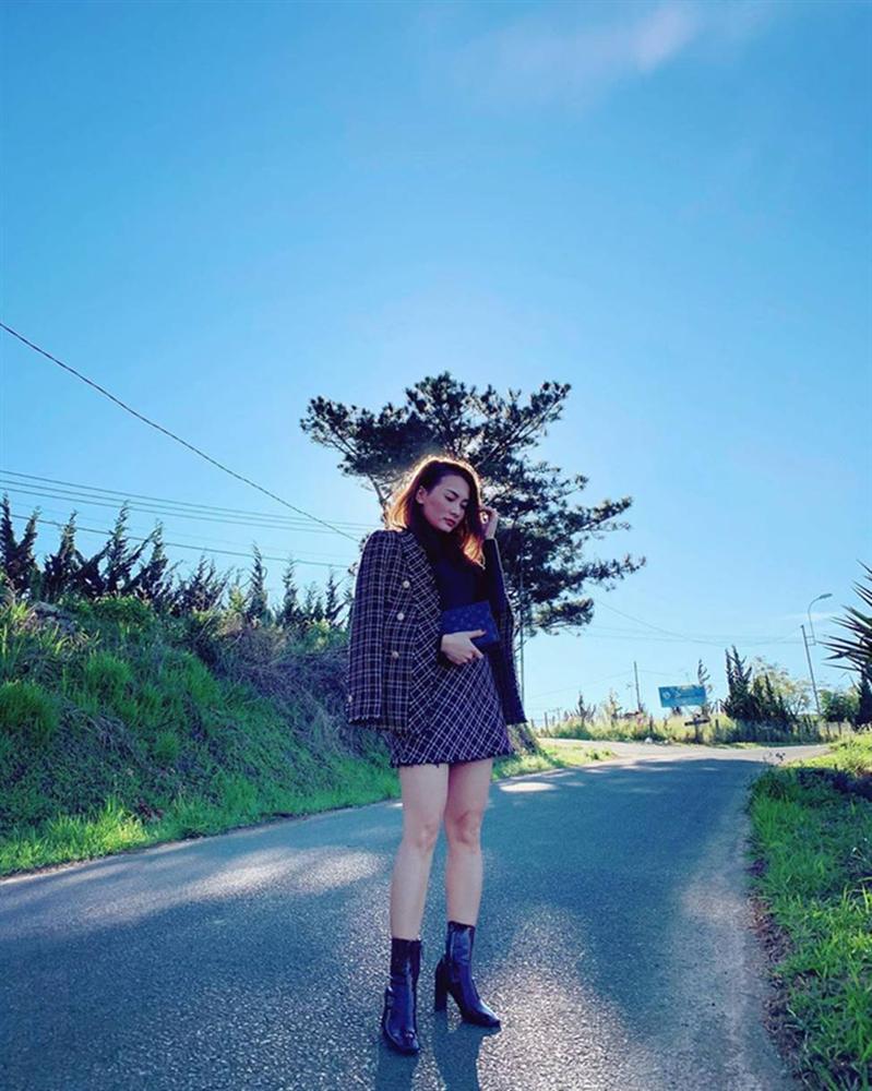 Phiên bản suit giúp Triệu Vy, Hà Tăng cùng loạt sao nữ khác trẻ ra chục tuổi nhưng nét thanh lịch vẫn được giữ trọn-4