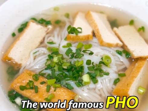 Video du lịch Việt Nam hơn 5 triệu views khiến dân tình hoang mang vì lỗi sai nghiêm trọng về món phở Việt, sốc hơn là mức giá chỉ… 11k/ bát