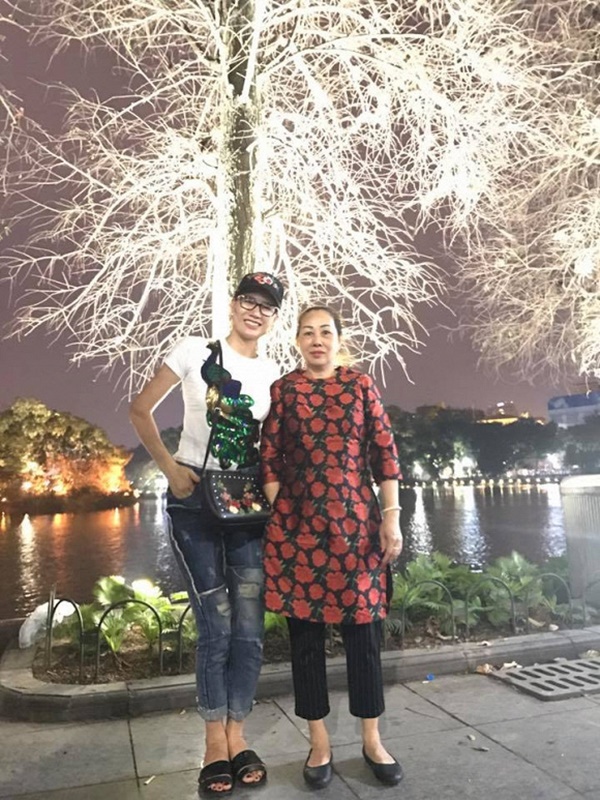 Trang Trần: Tôi đau đớn 4 tiếng nhưng tay vẫn cầm điện thoại làm việc, tự quay clip-5