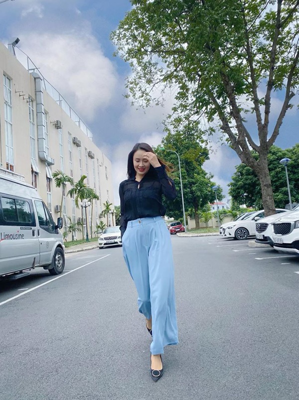 Hậu Hoa hồng trên ngực trái: Khuê lột xác thời thượng bất ngờ, đồ hiệu cũng diện tới bến, U40 mà cá tính như mới đôi mươi vậy-5