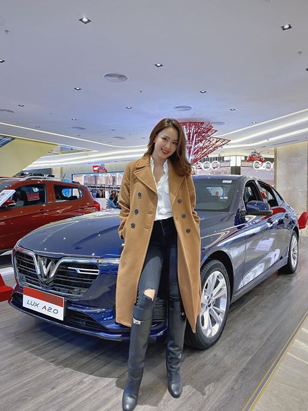 Hậu Hoa hồng trên ngực trái: Khuê lột xác thời thượng bất ngờ, đồ hiệu cũng diện tới bến, U40 mà cá tính như mới đôi mươi vậy-8