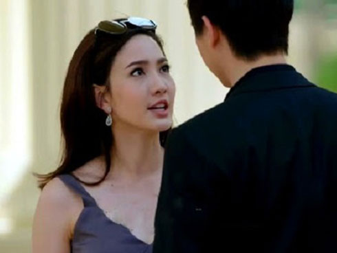 Cầm giấy chứng nhận kết hôn trên tay, tôi nói với người yêu cũ của chồng một câu khiến cô ta xám ngoét mặt mày rồi ngã xuống bất lực-2
