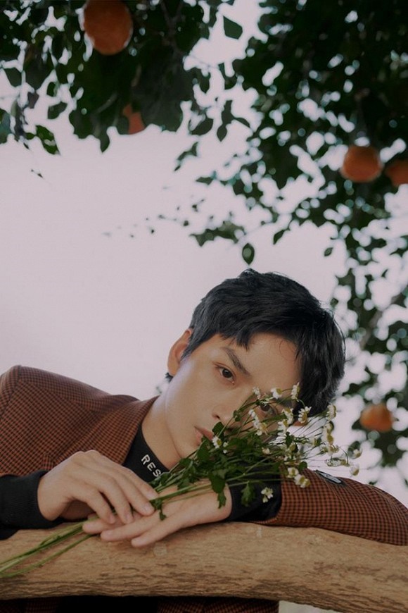 Thầy Ngạn Mắt Biếc tung loạt ảnh khoe góc nghiêng thần thánh-2