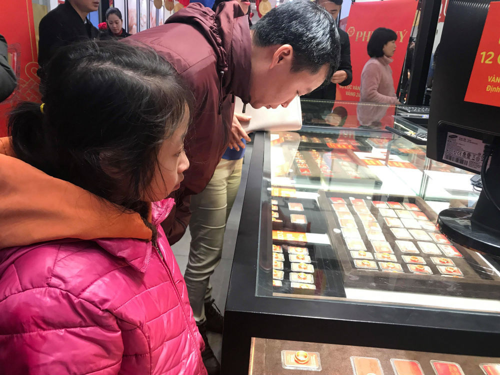 Giá vàng hôm nay 30/12, chốt 2019, hướng tới 43 triệu/lượng-1