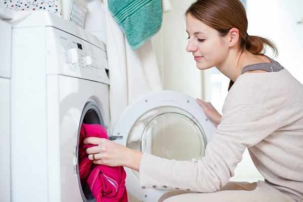 3 mẹo dùng máy giặt vừa sạch lại tiết kiệm nhiên liệu, giảm hẳn chi phí-1