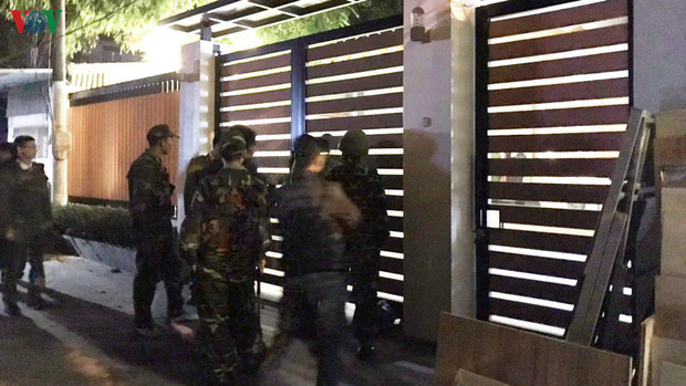 Nóng: Chồng bắn chết vợ bằng súng AK rồi tự sát trong đêm-3