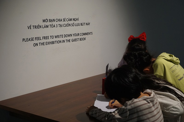 Triển lãm Tỏa 3: Lạc bước trong hành trình cảm xúc-13